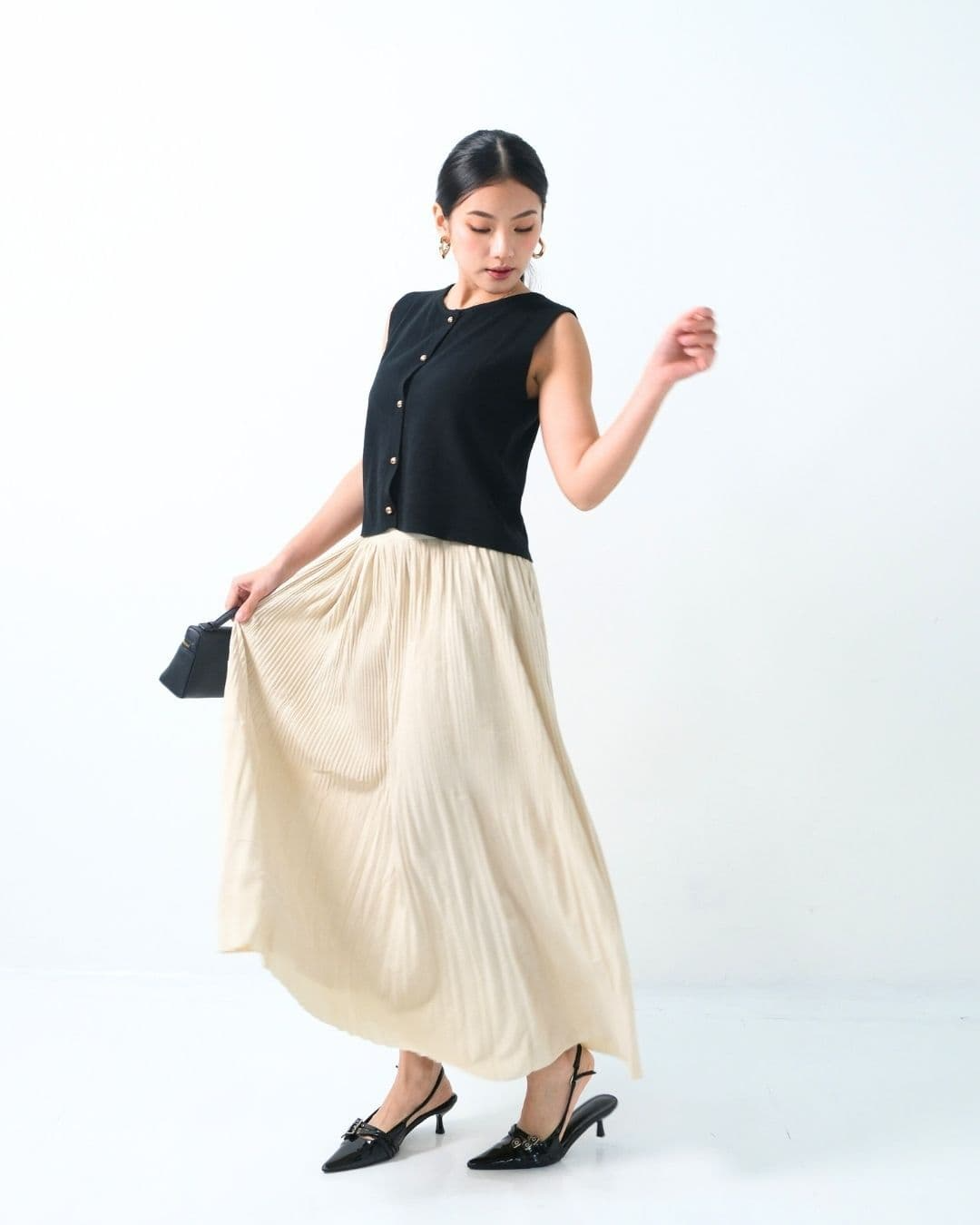 Miyyu Long Pleated Velvet Skirt
