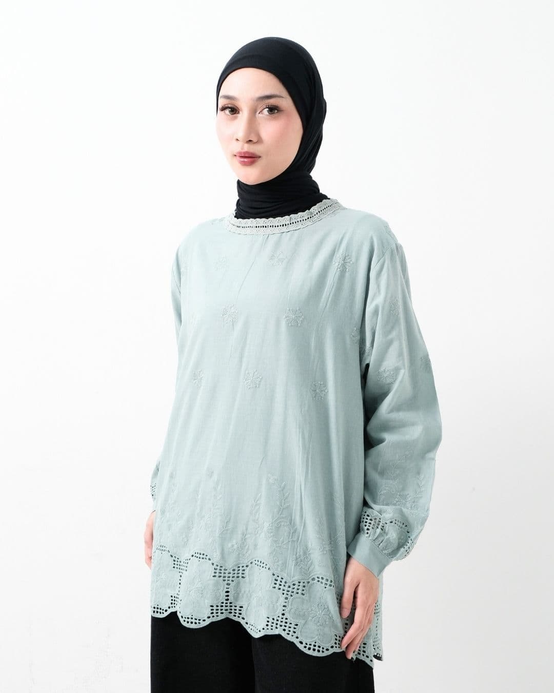 Sesya Cotton Lace O Neck Top