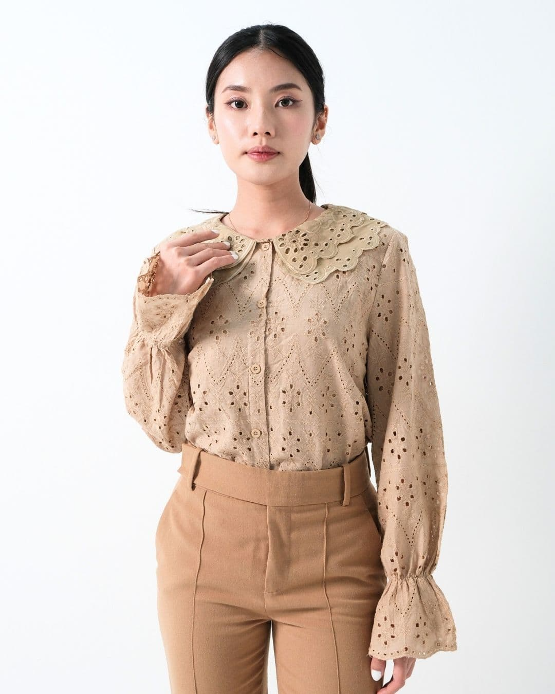 Lucen Cotton Lace Collar Shirt