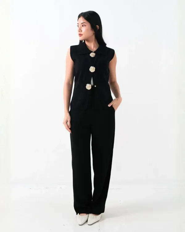 Aliana Embossed Buttons Sleeveless Collar (Special Black)